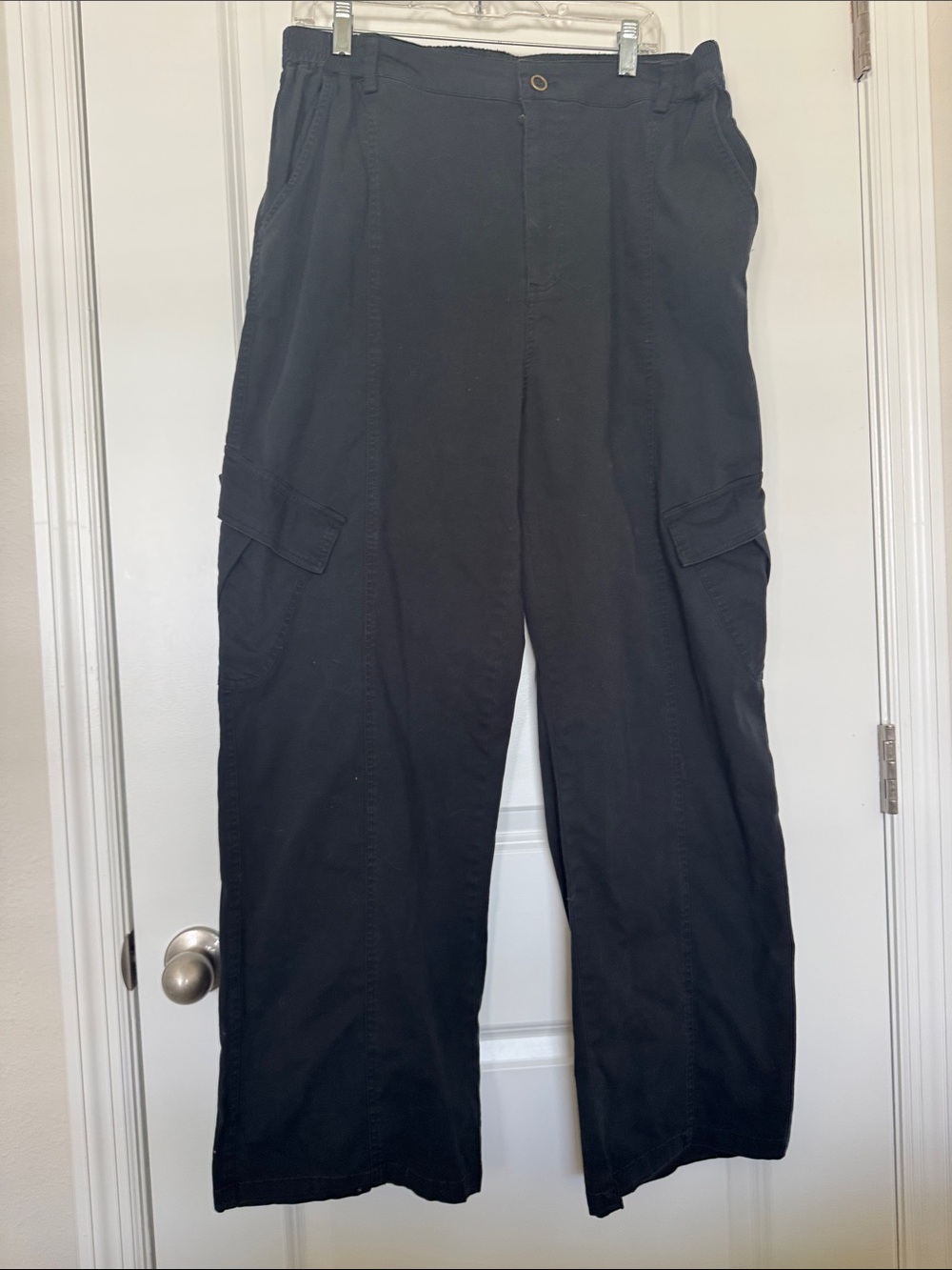 Women’s Black Cargo Pants - Classic Utility Style